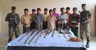 বান্দরবানে সেনা অভিযানে অস্ত্রসহ আটক ৯